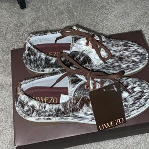 Uwezo size 9 (fits like an 8) womens cowhide shoes